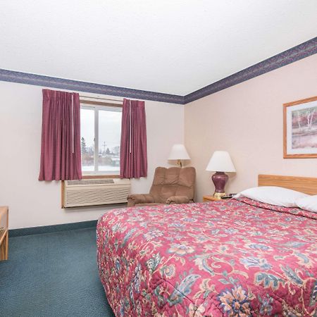 Super 8 By Wyndham Superior Wi Hotel Kültér fotó