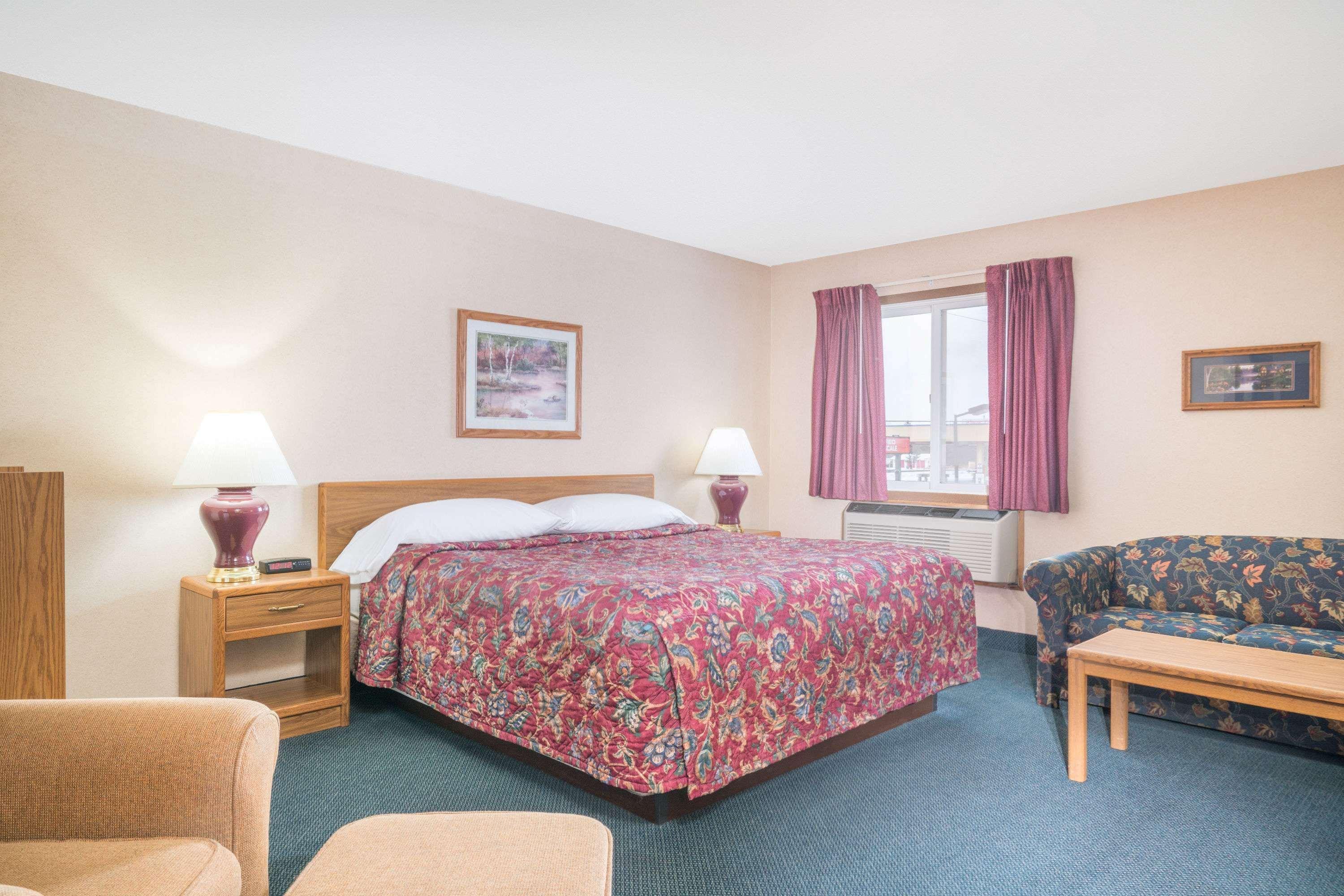 Super 8 By Wyndham Superior Wi Hotel Kültér fotó