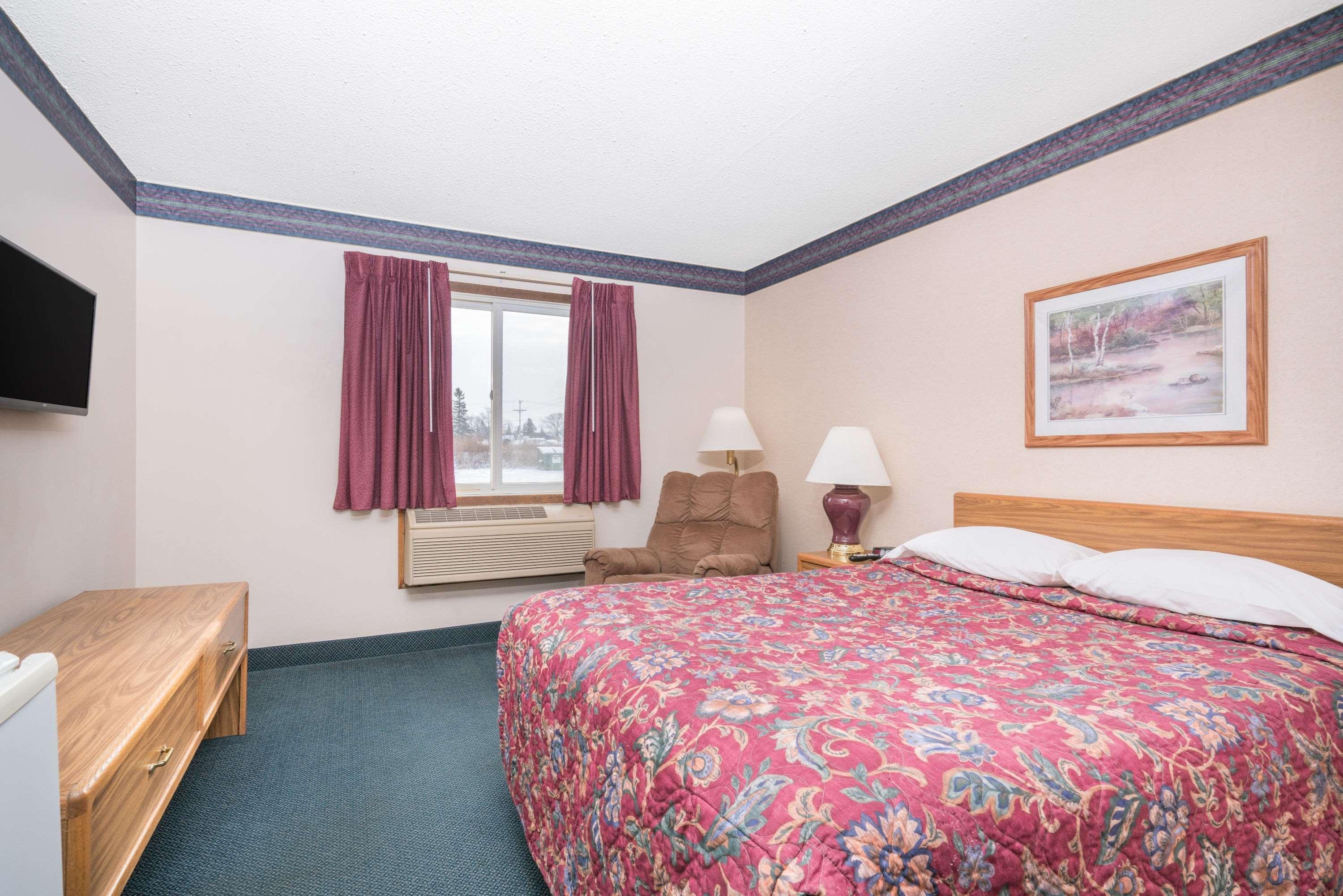 Super 8 By Wyndham Superior Wi Hotel Kültér fotó