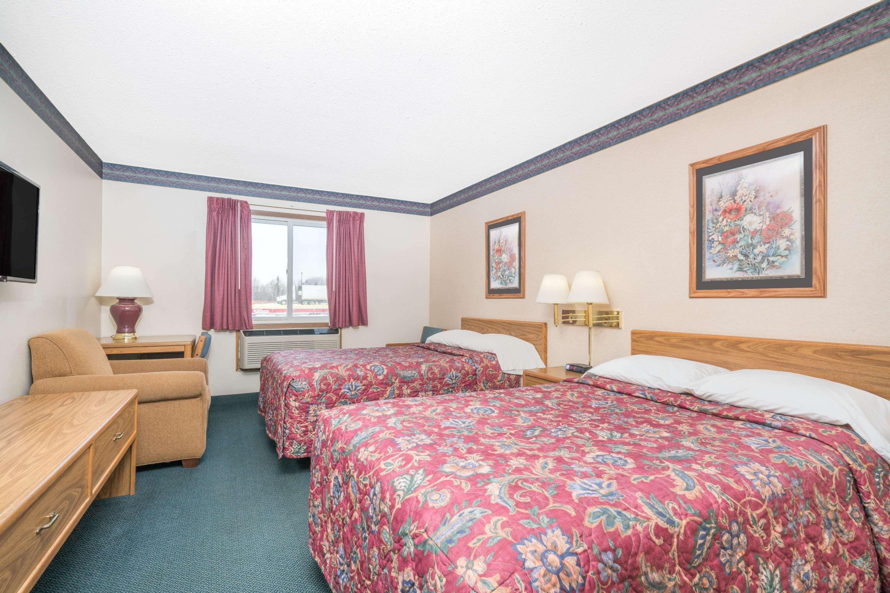 Super 8 By Wyndham Superior Wi Hotel Kültér fotó